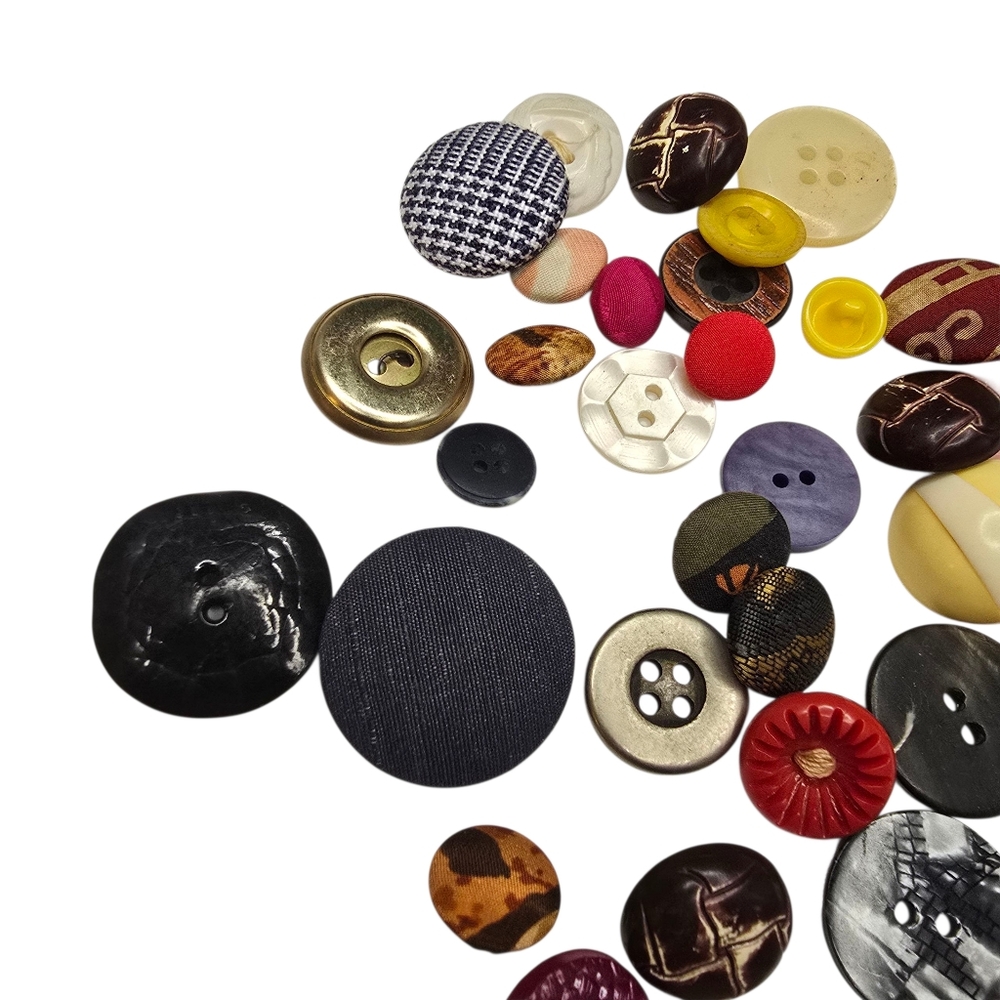 Bulk Vintage Mixed Button Lot 39 pc Variety Set Assorted Colors, Sizes, Textures - Picture 3 of 3